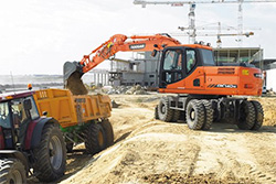 Doosan_Mobilbagger_DX140W-3